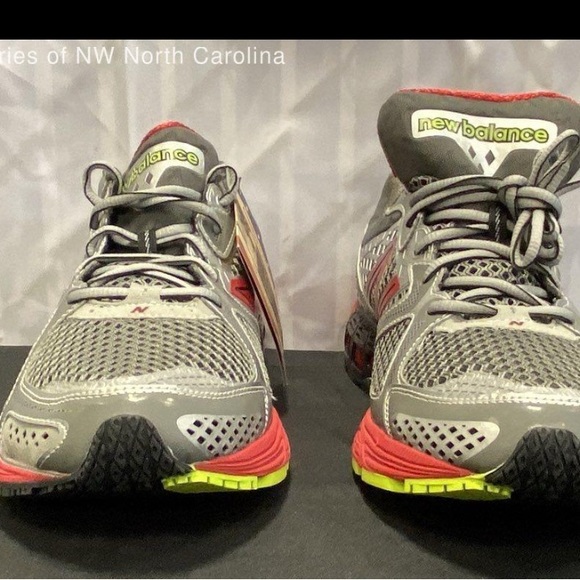 New Balance Men's Gray and Red Athletic Shoes - Picture 2 of 6